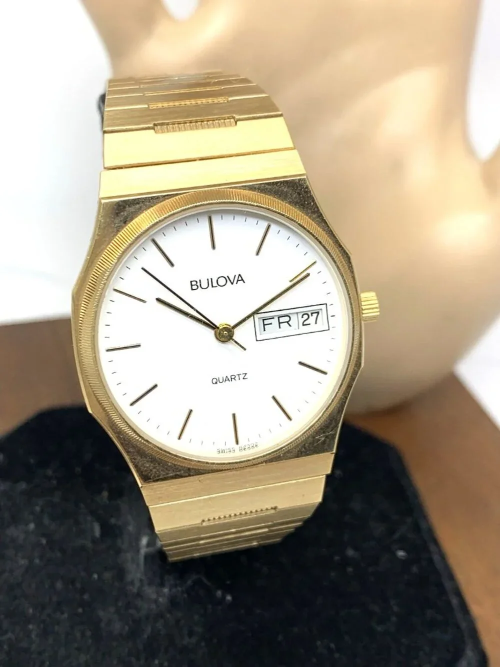 Bulova Men's Watch Vintage 1983 P3 Swiss Quartz Day Date 82392 Gold Steel 32mm